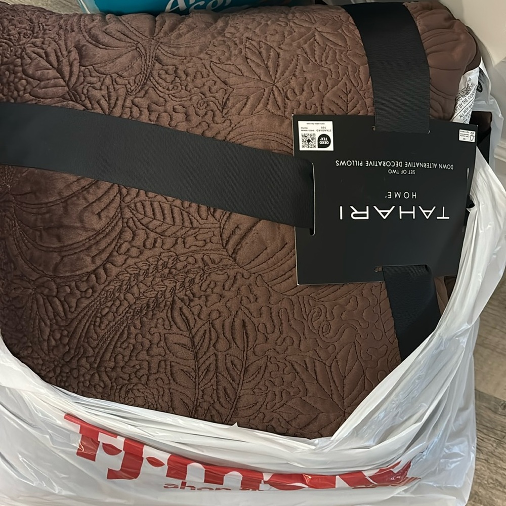 Brand new pillows 2 pillows